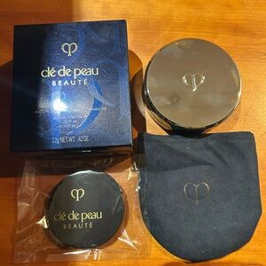 Clé de Peau Beauté Radiant Cream to Powder Foundation SPF 24 – O30 NEW IN BOX